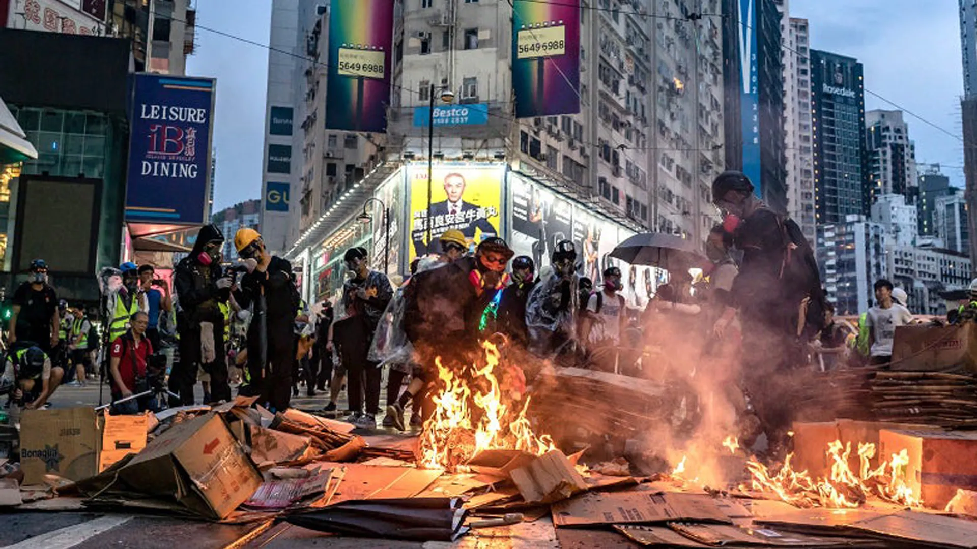 Afbeelding van Geweld in Hongkong houdt aan: vierde dag op rij duizenden demonstranten op straat