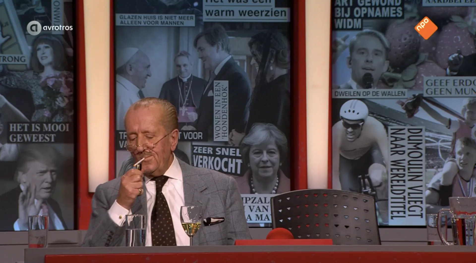 Afbeelding van Rokende Hiddema in 'Dit Was Het Nieuws' zelf ineens het nieuws