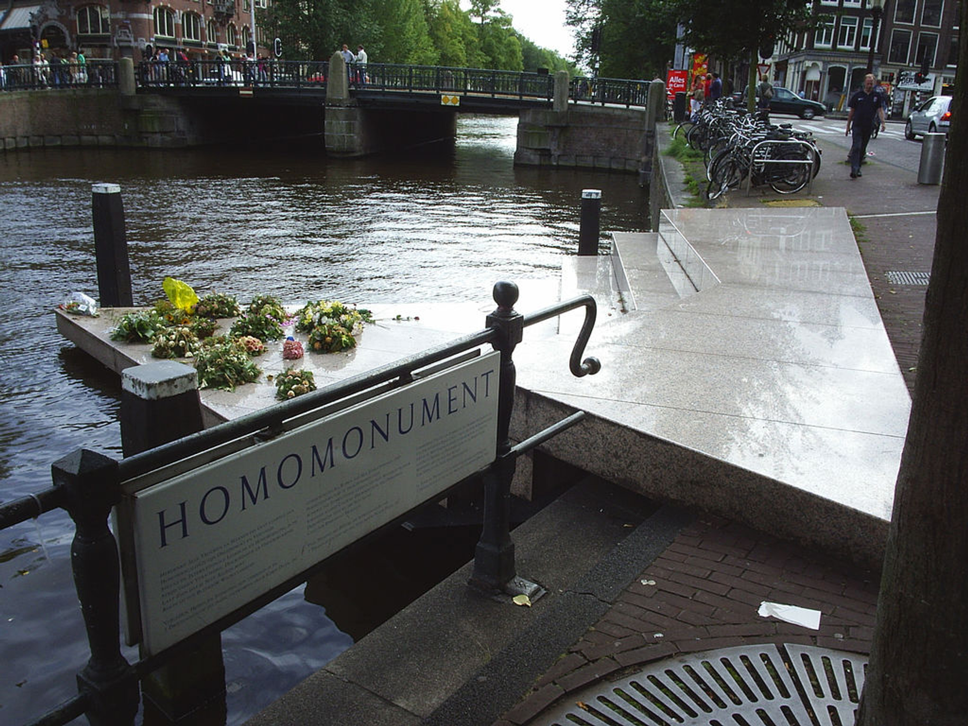 Homomonument