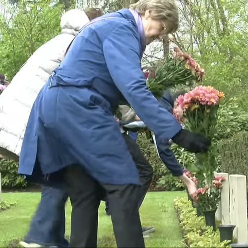 Bloemen voor de Sovjet-Soldaten gaat viral in Rusland