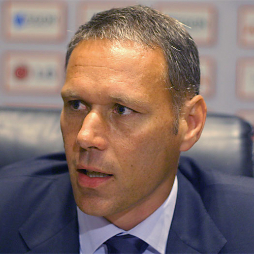 Marco van Basten stapt op