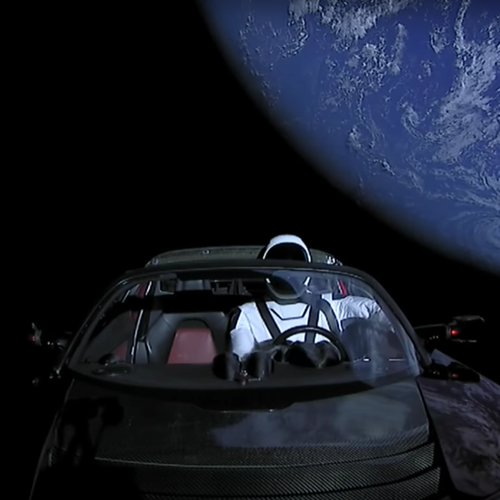 SpaceX lanceerde voor het eerst zijn zwaarste raket de Falcon Heavy