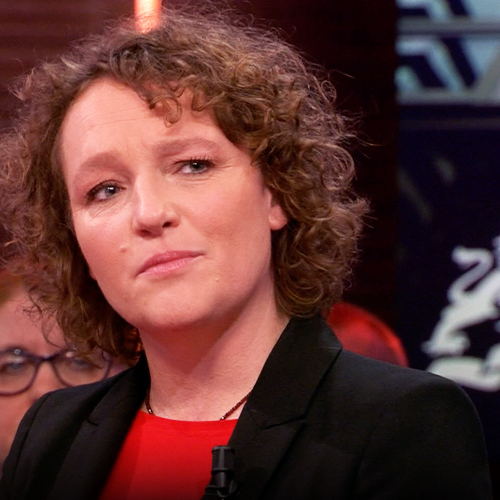 SP-Kamerlid Renske Leijten en gedupeerden over zwartgelakte dossiers van ouders in toeslagenaffaire van Belastingdienst