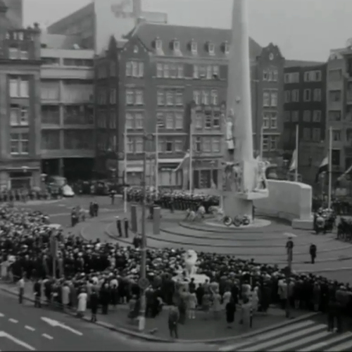 Dodenherdenking: de krans die niet gewenst was bij het Nationaal Monument