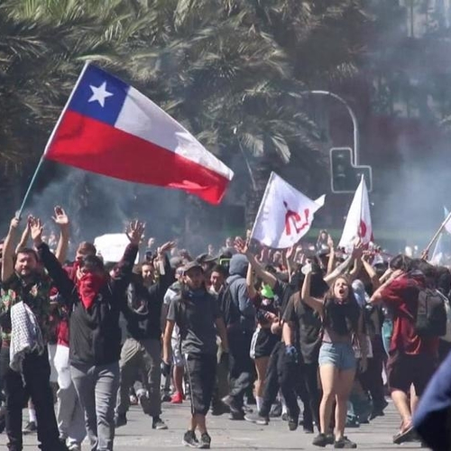 Grote protesten in Chili tegen de regering houden aan